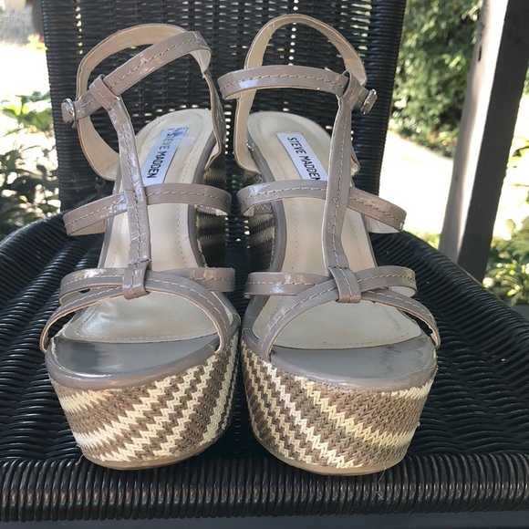 Steve Madden women’s taupe platform sandals - Picture 3 of 6